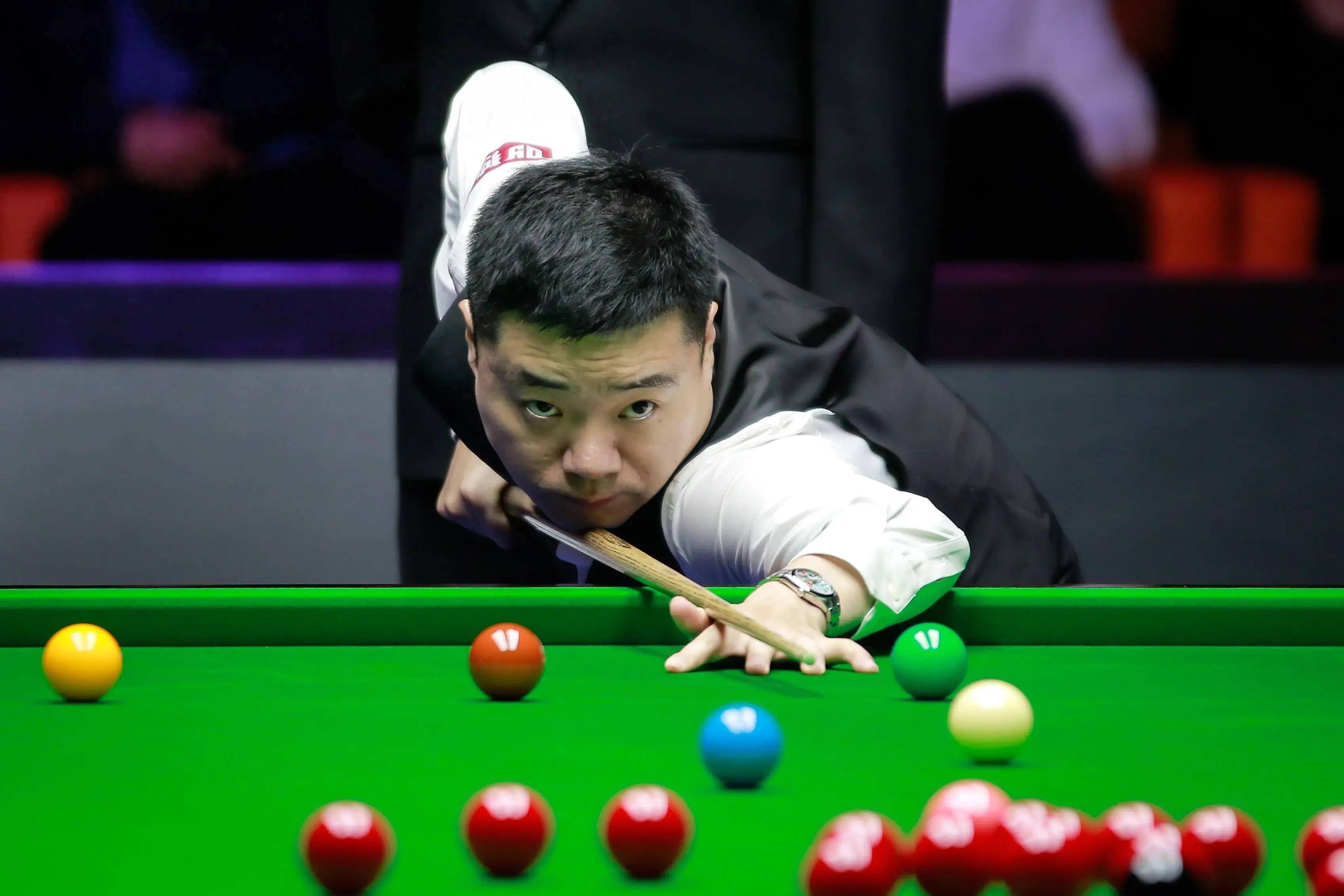 麦克尼利与 麦克尼利与