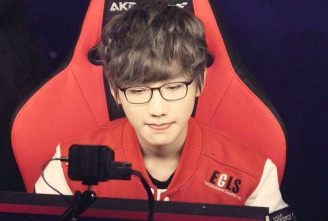 成年队出场 成年队出场